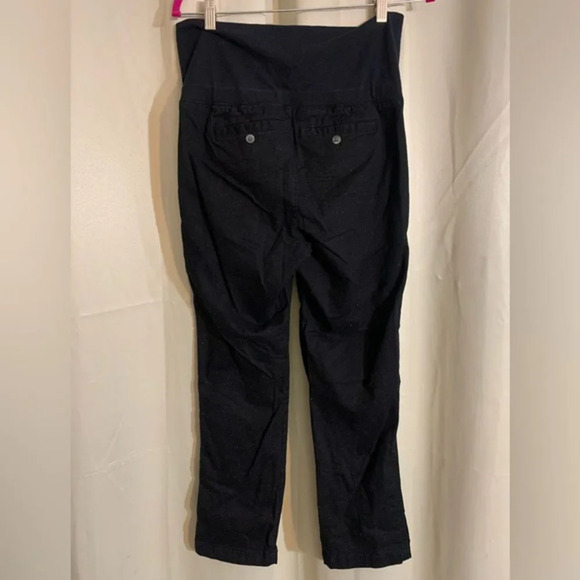 Old Navy Maternity Cargo Capris Small - Picture 2 of 2
